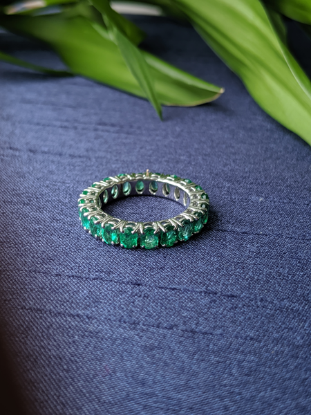 0.10ct Oval Emerald Eternity Band ARAYA Fine Jewelry