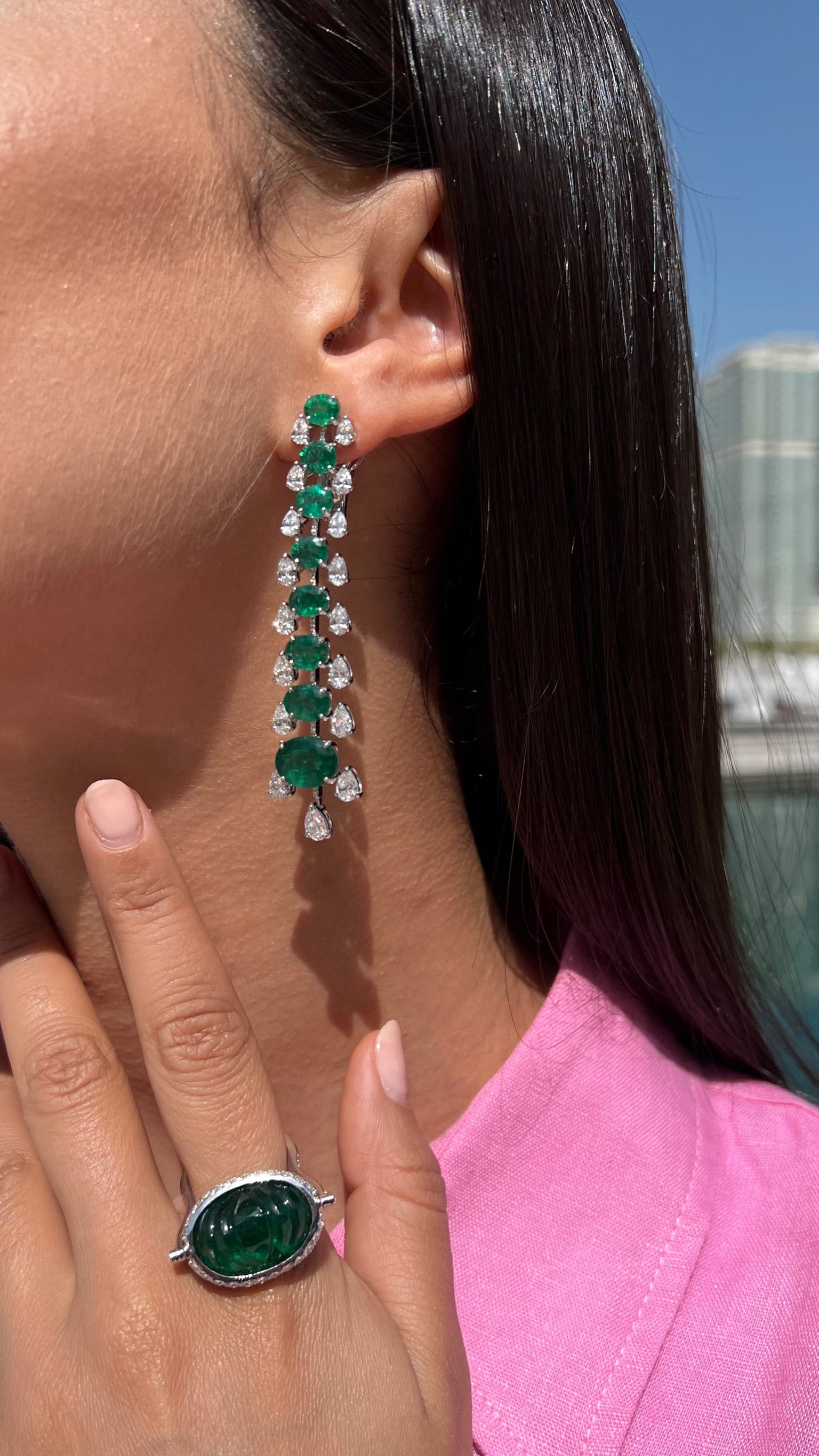 Oval emerald and pear diamond earring