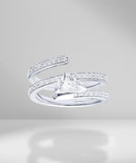 Load image into Gallery viewer, Special Horse Shape Diamond Ring
