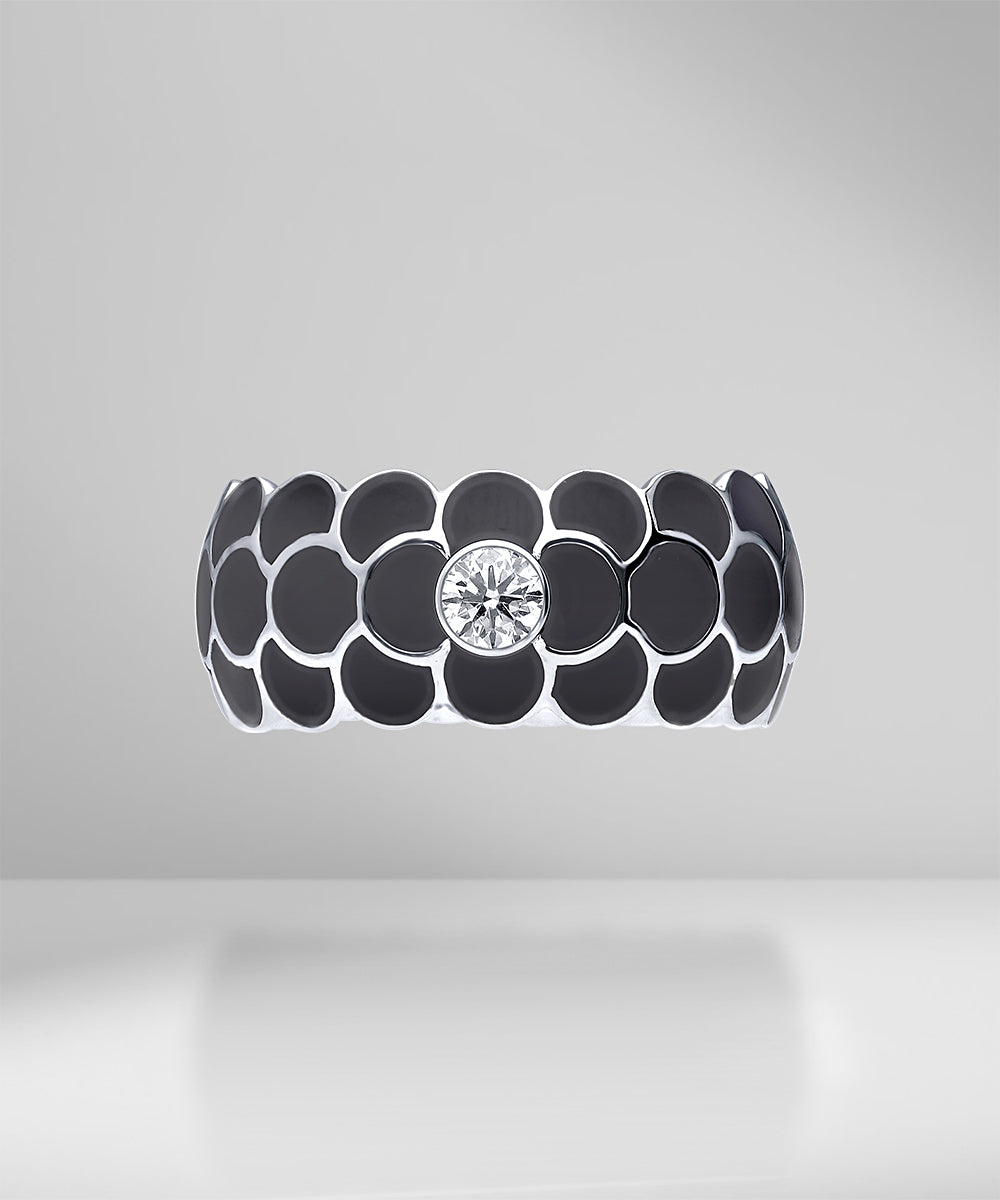 Design Enamel Rings with Round Diamonds