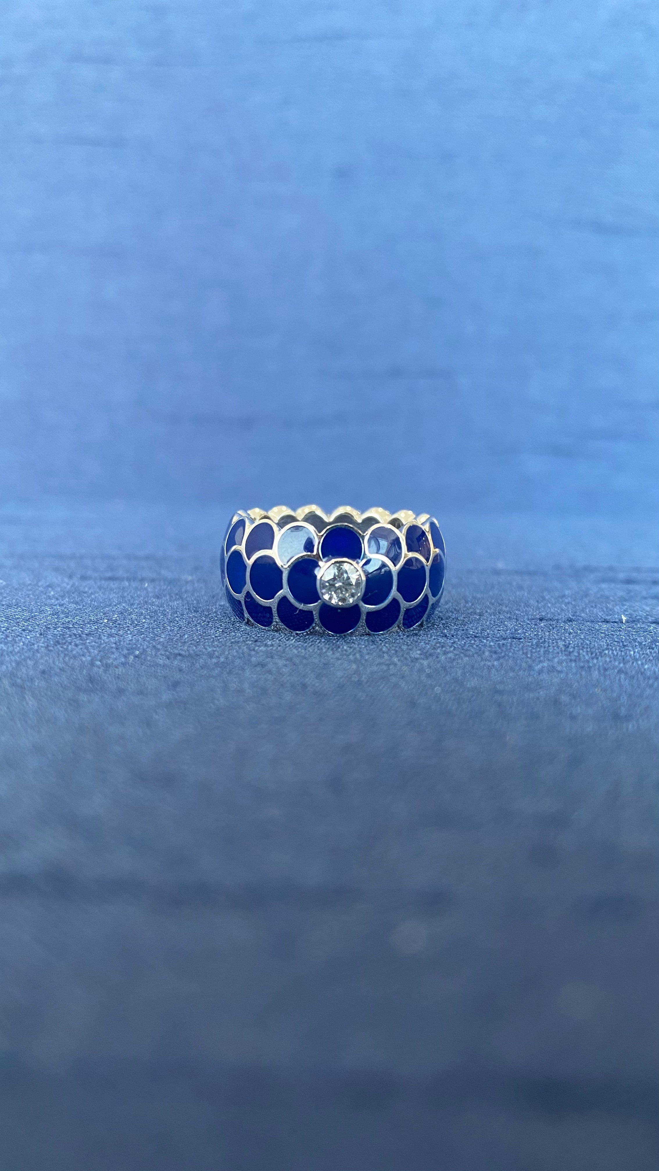 Design Enamel Rings with Round Diamonds