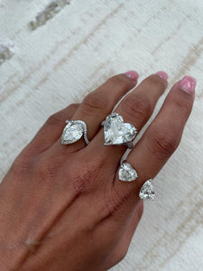 11 ct Heart Diamond Ring
