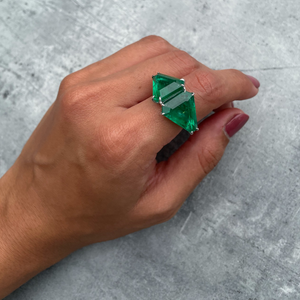 Unique Emerald Trapezoids ring